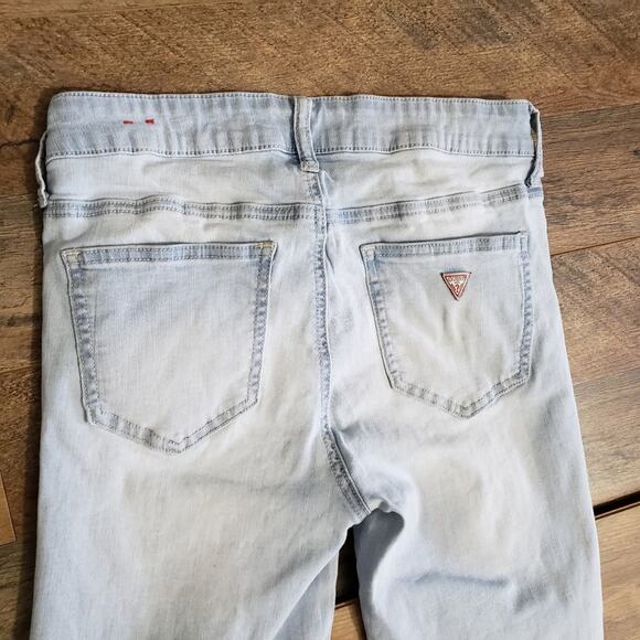 Vintage Guess Light Wash Denim Mid Rise Cut Off  Blue Jean Bermuda Shorts 26 - Picture 8 of 10